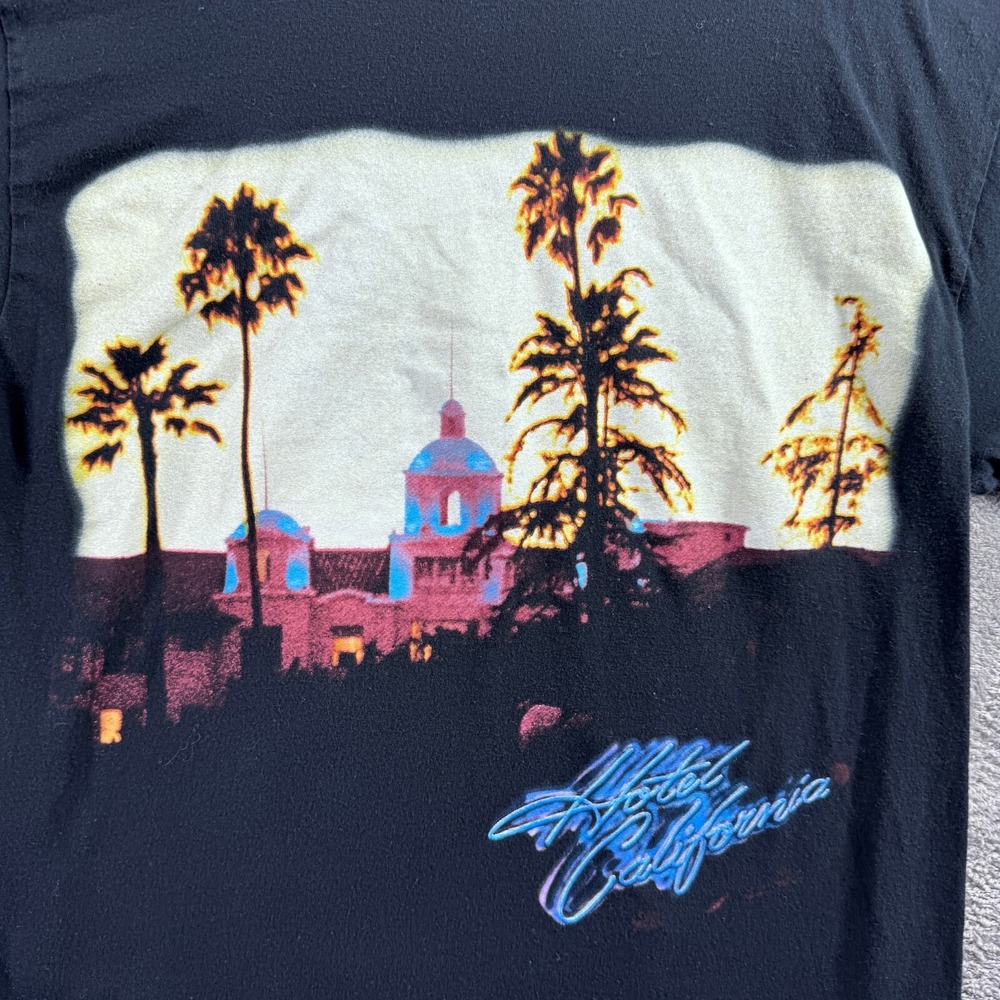 Eagles Hotel California Music T-Shirt Mens Medium Black Tultex Short Sleeve Tee - Picture 6 of 7